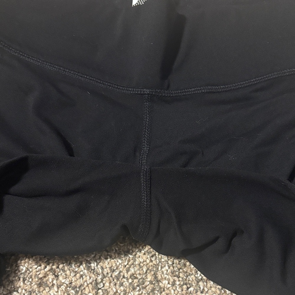 VS PINK Capri yoga pants! - Picture 6 of 6